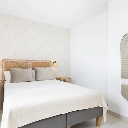 Newly Renovated - Taucho 103 Apartment